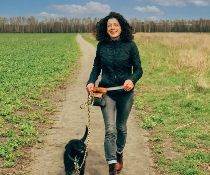 Mit em Hund Gassigehen