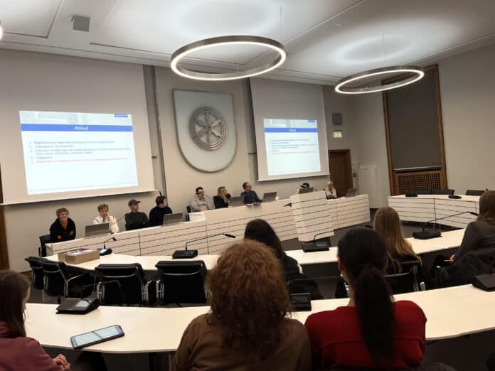 Infoveranstaltung KidS-Projekt im Rathaussaal. / Foto: Hirsch