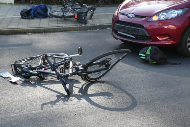 Beschädigtes Fahrrad nach Kollison mit Kleinwagen (Symbolbild) / Foto: Heiko Westermann
