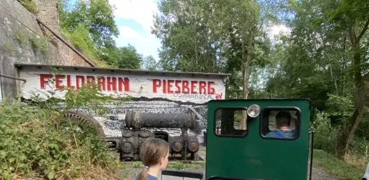 Zwischen April und Oktober fährt die Feldbahn am Piesberg an jedem 1. und 3. Sonntag im Monat. / Foto: Cornelia Saure