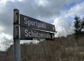 Zufahrt zu Sportplatz und Schützenhalle in Bramsche Pente. / Foto: Pohlmann