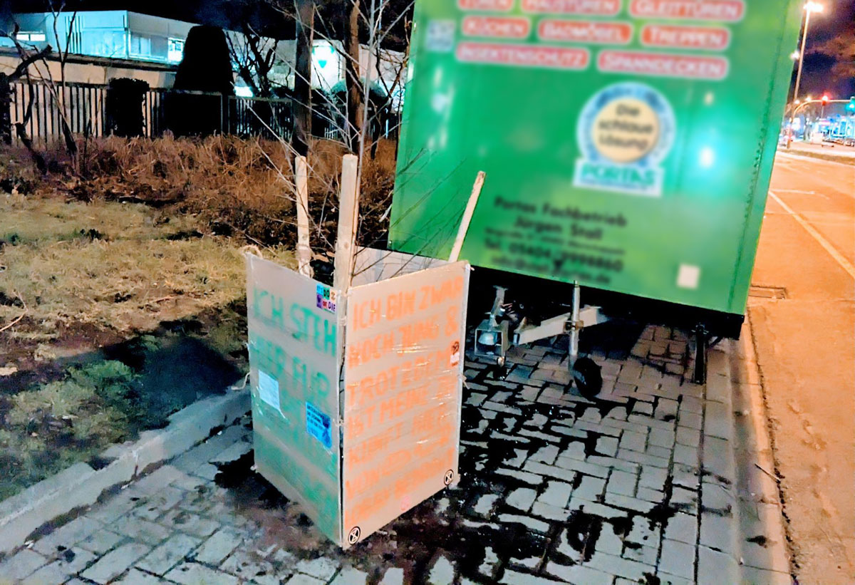 Er stand nur für eine Nacht: Klimaaktivisten pflanzten Baum an der Page