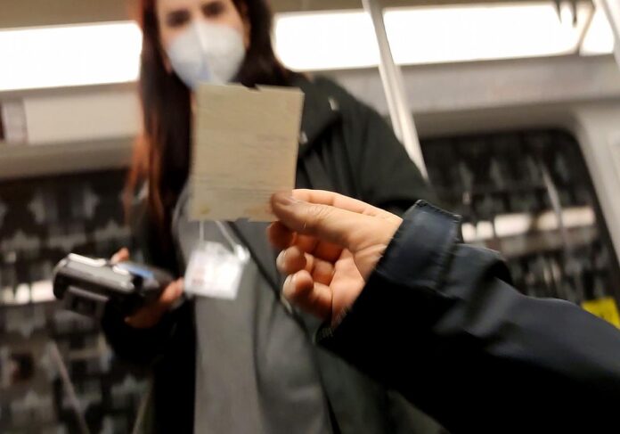 Bundestag gibt grünes Licht für 49-Euro-Ticket