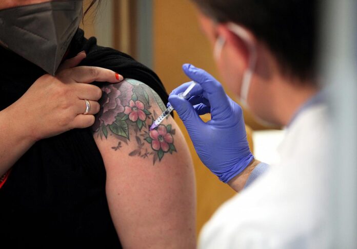 Ärzte wollen Vereinfachung des Meldesystems für Covid-Impfschäden