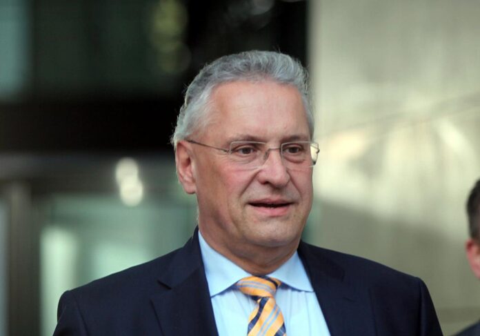 Herrmann stellt Sozialleistungen für Asylbewerber infrage