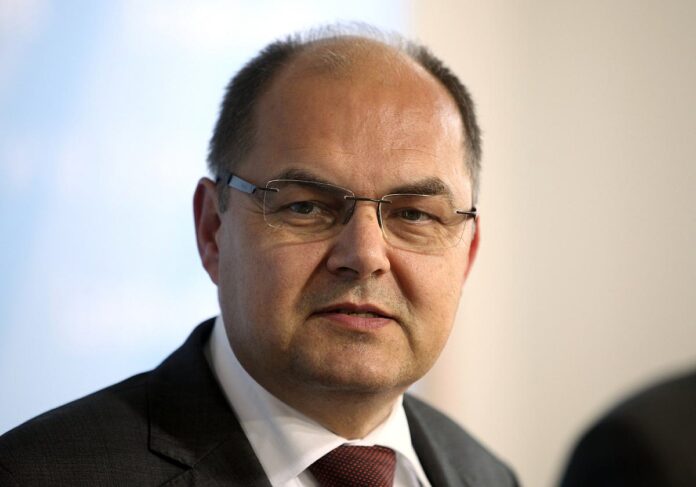 Kritik an Schmidts Einsatz in Bosnien-Herzegowina