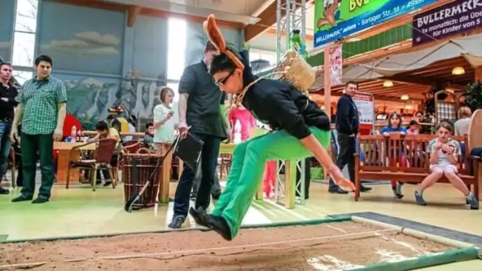 Osterhasenweitsprung im Bullermeck. / Foto: Bullermeck