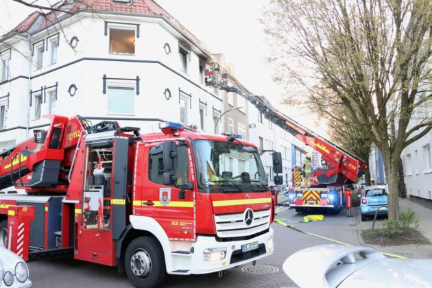 Feuerwehr rettet mehrere Menschen bei Brand in Mehrfamilienhaus im Schinkel