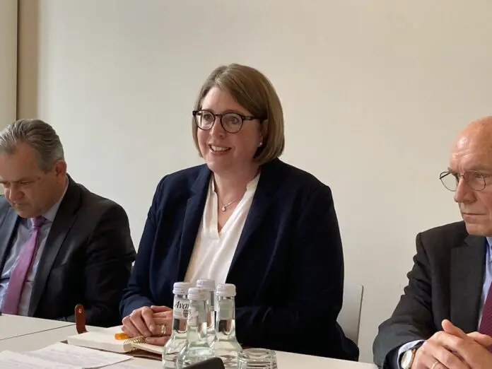 (Archivbild) Sandra Körbs bei der Vorstellung als neue und erste unabhängige Beauftragte im Schutzprozess. / Foto: Schulte