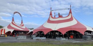 Der Aufbau für den Zirkus Charles Knie an der Halle Gartlage läuft derzeit auf Hochtouren. / Foto: Guss
