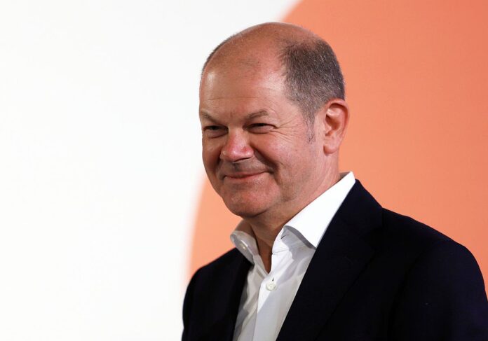 Scholz hält Laudatio auf Selenskyj bei Verleihung des Karlspreises Scholz hält Laudatio auf Selenskyj bei Verleihung des Karlspreises