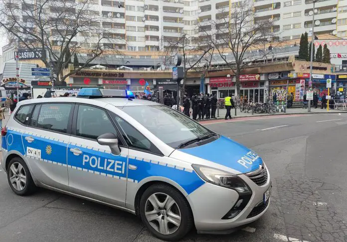 Berlins Polizeipräsidentin mit "Kottiwache" zufrieden Berlins Polizeipräsidentin mit "Kottiwache" zufrieden