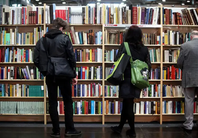 Buchverlage erwägen Einsatz von Künstlicher Intelligenz