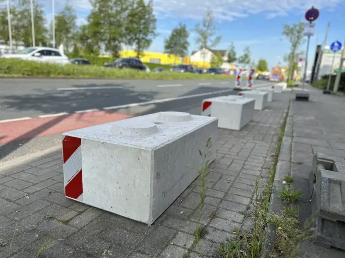 Triste Beton-Realität entlang der Pagenstecherstraße.