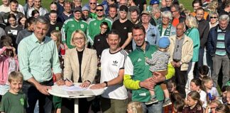 TuS Haste feiert Pachtvertrag für Sportplatz an der Bramstraße