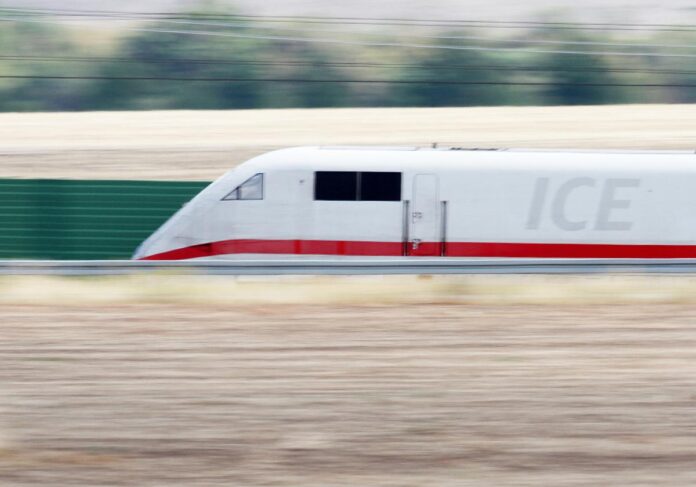 Bahn im April etwas pünktlicher