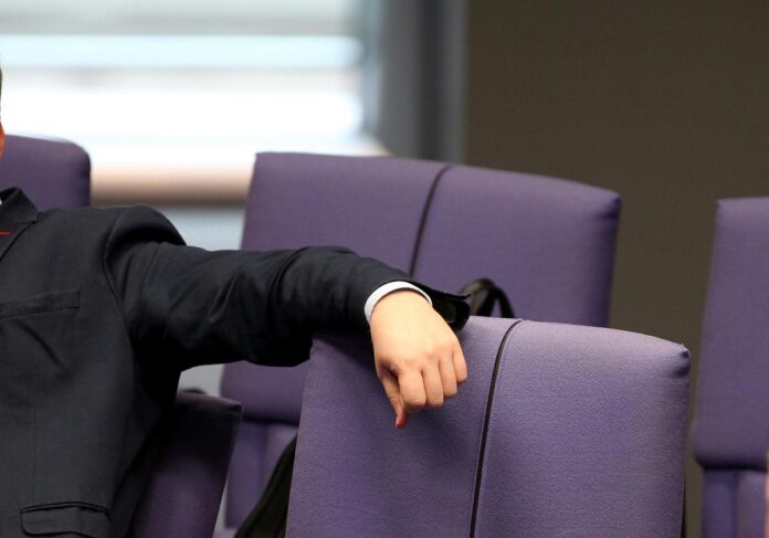 Bericht: Immer mehr Beleidigungen und Bedrohungen gegen Politiker