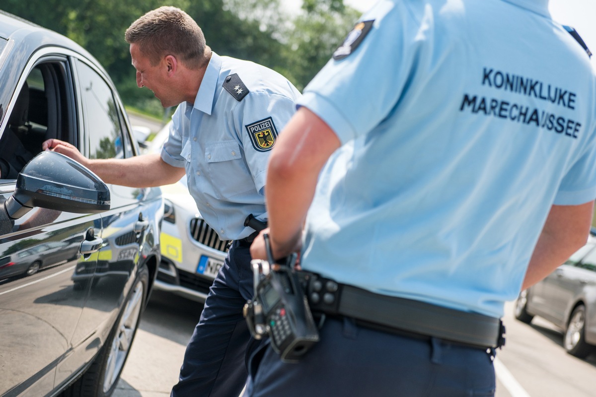 Seit 15 Jahren ist das gemischte Team aus deutschen und niederländischen Polizistinnen und Polizisten im Einsatz. / Foto: Bundespolizei