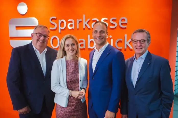 (von links) André Schüller, Nancy Plaßmann, Fabian Winkler und Johannes Hartig / Foto: Sparkasse Osnabrück (von links) André Schüller, Nancy Plaßmann, Fabian Winkler und Johannes Hartig / Foto: Sparkasse Osnabrück