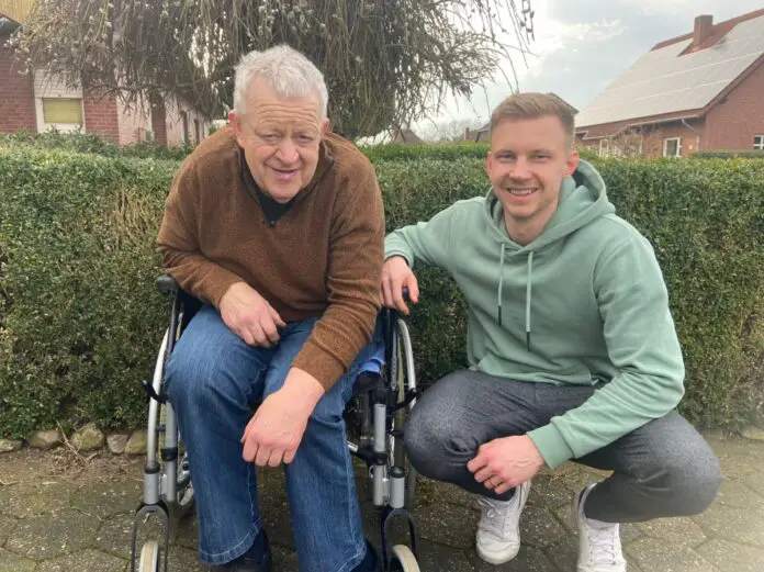 Mikrostrom als Therapieansatz - so die Idee von MicuFlow-Gründer Markus Espelage (rechts). / Foto: Markus Espelage