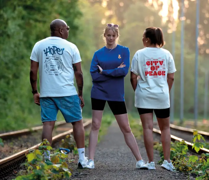Die nachhaltigen "City of Peace"-Kollektion ist ab sofort erhältlich. / Foto: OSNAmerch