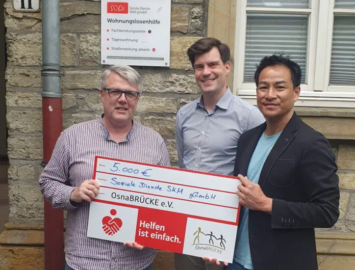 V.l.n.r.: Thomas Kater (SKM), Hannes Nieland (SKM, Jan Eisenblätter, (OsnaBRÜCKE e.V.) / Foto: Kirstin Flüssmeyer