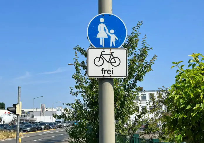 Bürgersteig-Mitbenutzung für Radfahrer an der "Page"