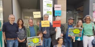 Osnabrücker Bürgerinnen und Bürger forderten von den Grünen ihre Unterschriften zurück./ Foto: Wedemeyer