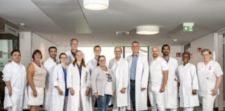 Das Team der Klinik für Orthopädie und Unfallchirurgie am Franziskus-Hospital freut sich über drei Auszeichnungen./ Foto: Niels-Stensen-Kliniken (Pracht)