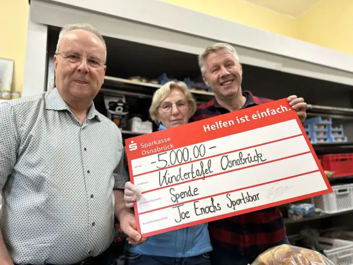 Spendenübergabe Joe Enochs Sportsbar bei der Tafel Osnabrück