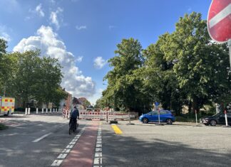 Fahrradfahrende müssen stadteinwärts rechts auf den Bürgersteig, stadtauswärts ist es kaum möglich, über die Natruper Straße zu fahren. / Foto: Pohlmann