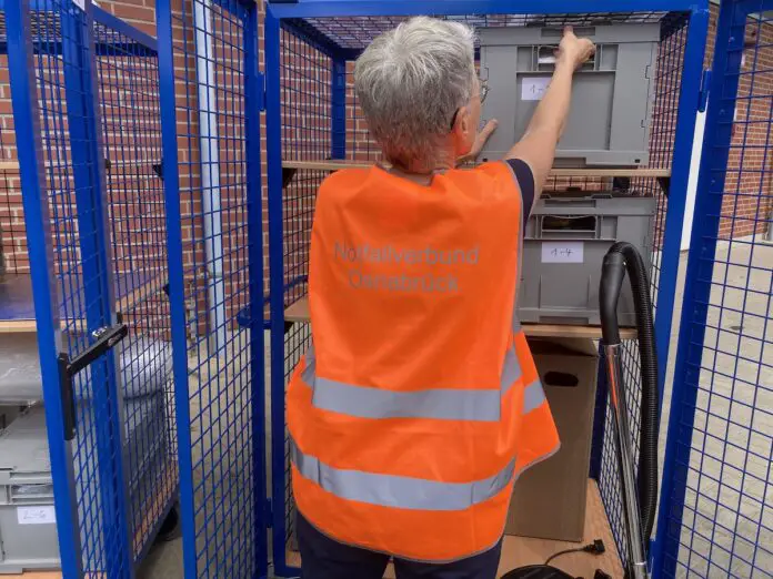 In sieben Containern sind alle Rettungsmaterialien verstaut. / Foto: Schulte