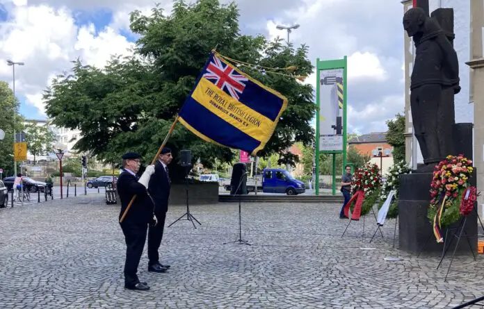 Royal British Legion gedenken auf dem Platz des 20. Juli den Widerstandskämpfern. / Foto: Schulte