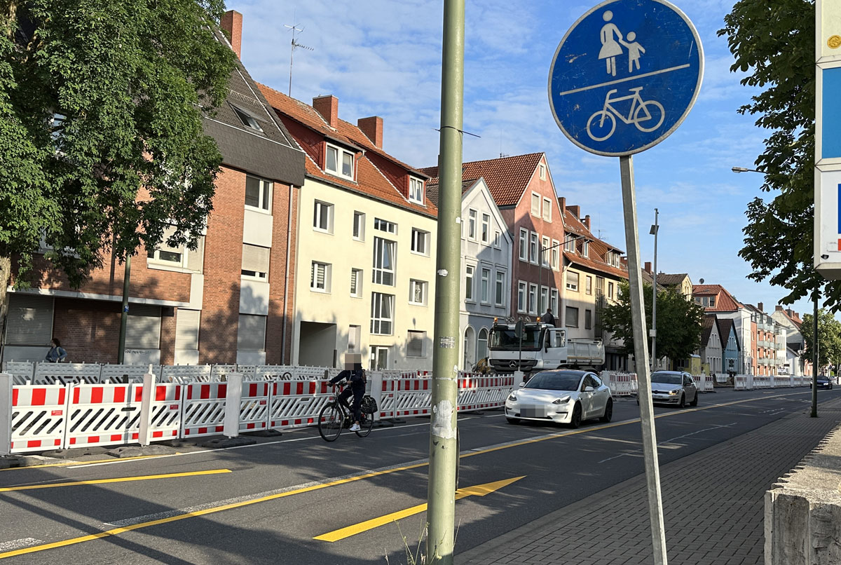 Weder auf dem Hin- noch auf dem Rückweg dürfen Radler offiziell auf der Straße fahren. / Foto: Pohlmann