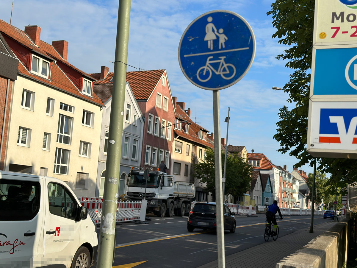 Der Radweg an der Natruper Straße ist deutlich ausgeschildert. 