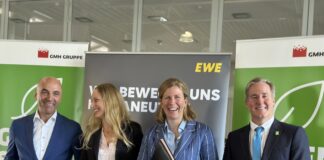 Stefan Dohler (EWE), Landrätin Anna Kebschull, Anne-Marie Grossmann (GMH-Gruppe) und Dr. Alexander Becker (GMH-Gruppe) / Foto: Pohlmann
