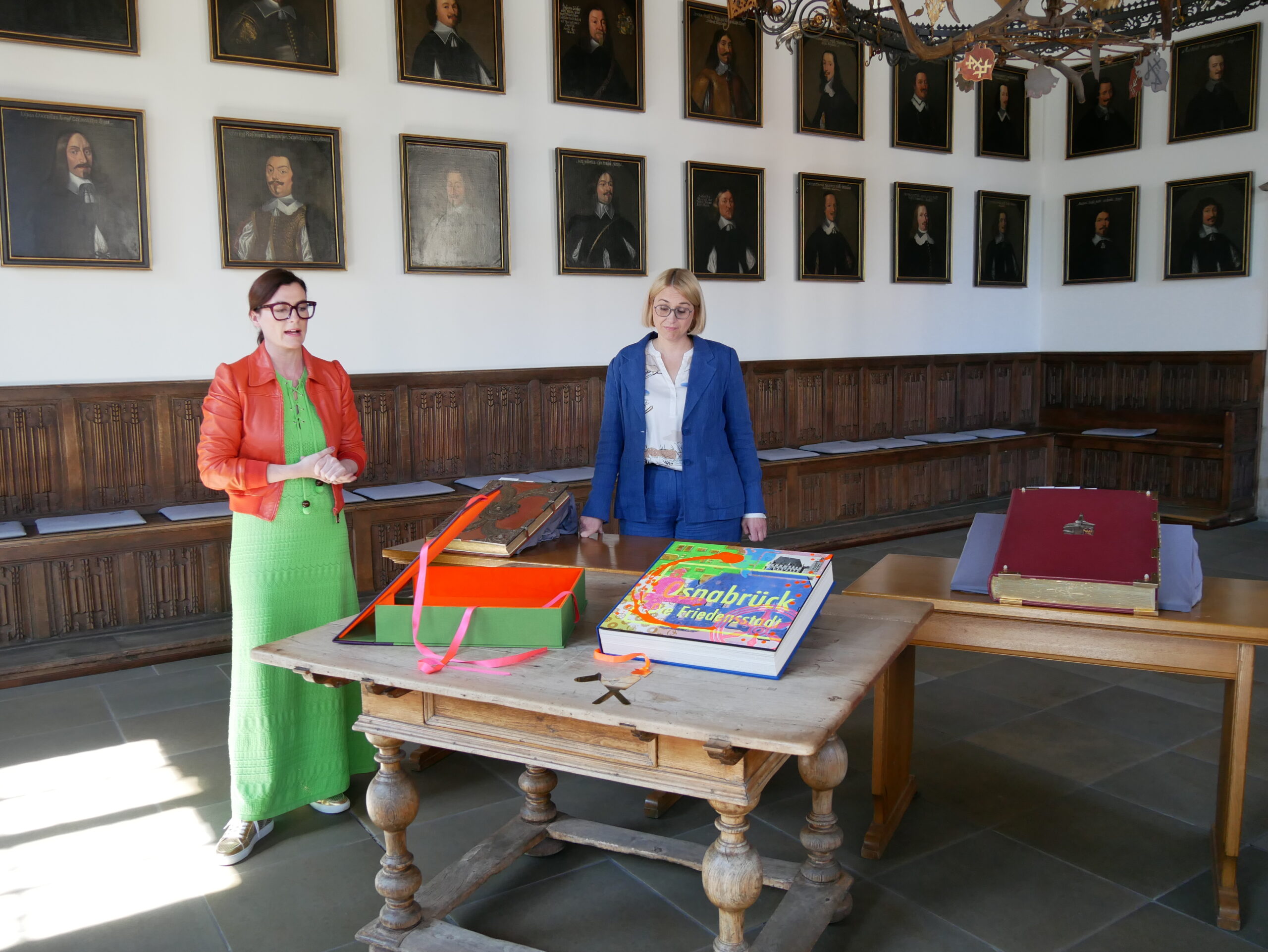 Ein neues Kapitel für Osnabrück: Das dritte Goldene Buch soll in eine bunte Ära führen