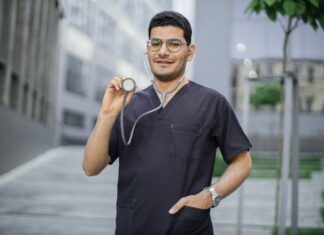 junger Arzt / Lizenz Unsplash+ Getty Images