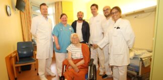 Team und Patientin im Klinikum Osnabrück / Foto: Klinikum Osnabrück