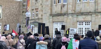 Pro-Palästina-Demonstration vor dem Theater in Osnabrück (12.11.2023)