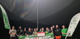 Rugby-Team spendet / Foto: Osnabrücker Krebsstiftung