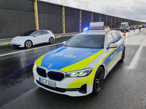 Mehrere Verletzte - 6 Autos kollidieren auf der Autobahn A1 bei Bramsche