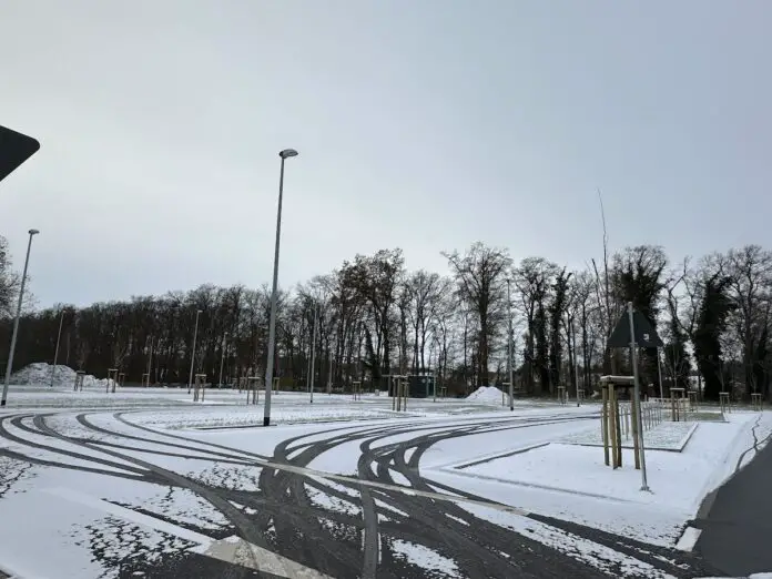 Schnne auf dem P&R-Parkplatz in Eversburg. / Foto: Pohlmann