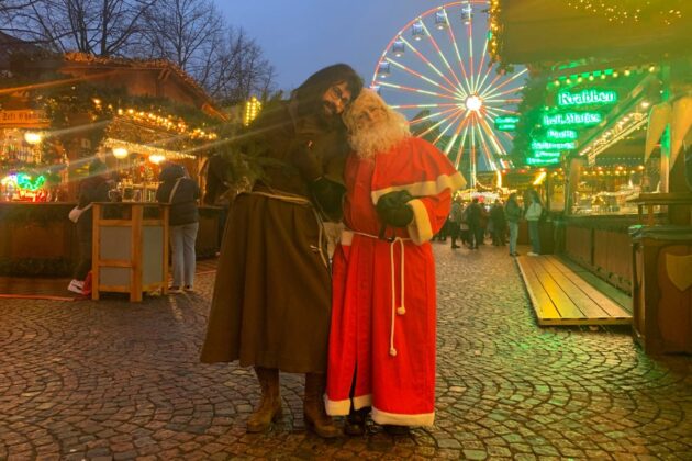 Hinter den Kulissen: Den Wams vom Osnabrücker Nikolaus trägt eine Frau