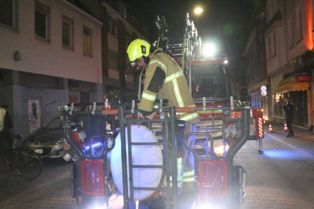 Tischplatte löst Feuerwehreinsatz in der Hasestraße aus