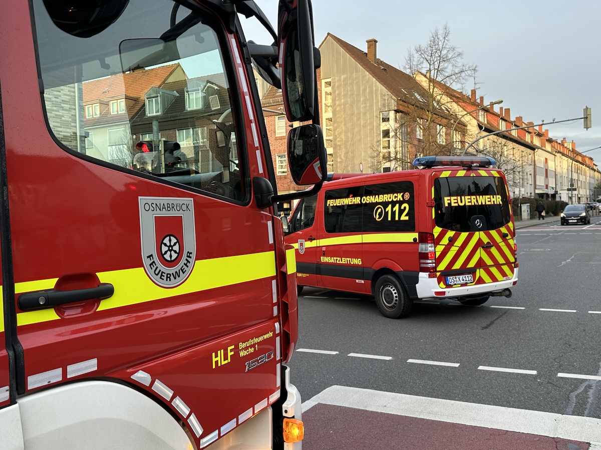 Die Natruper Straße wurde für den Feuerwehreinsatz bis kurz nach 8:00 Uhr in beiden Fahrtrichtungen gesperrt 
