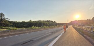 Autobahnmeisterei bei Sommerhitze