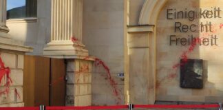 beschmierter Landtag in Hannover