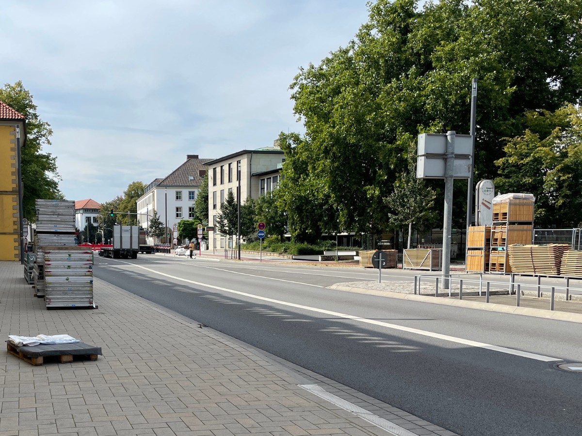 Aufbau für den Tag der Niedersachsen. / Foto: Dominik Lapp