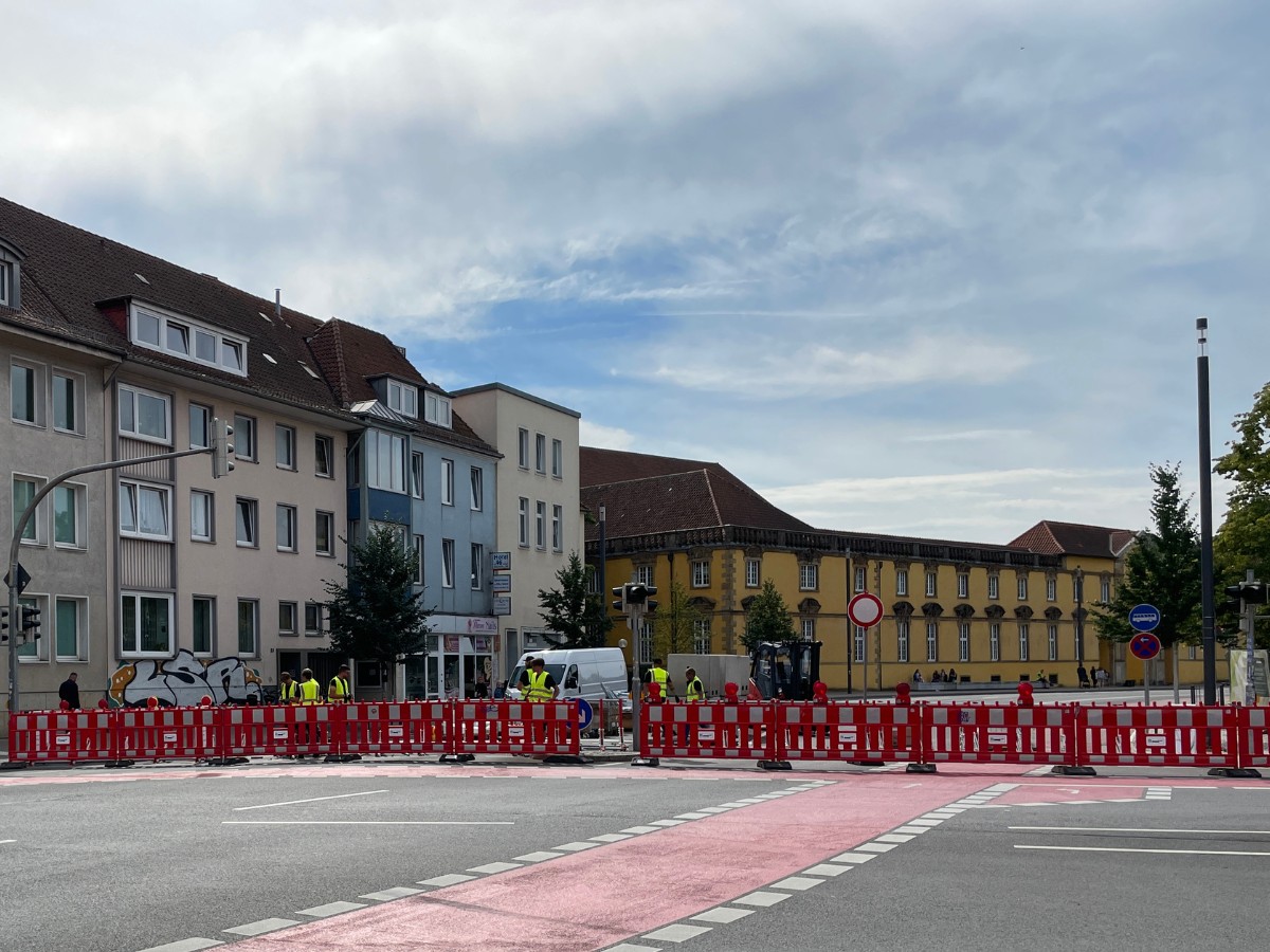 Aufbau für den Tag der Niedersachsen. / Foto: Dominik Lapp